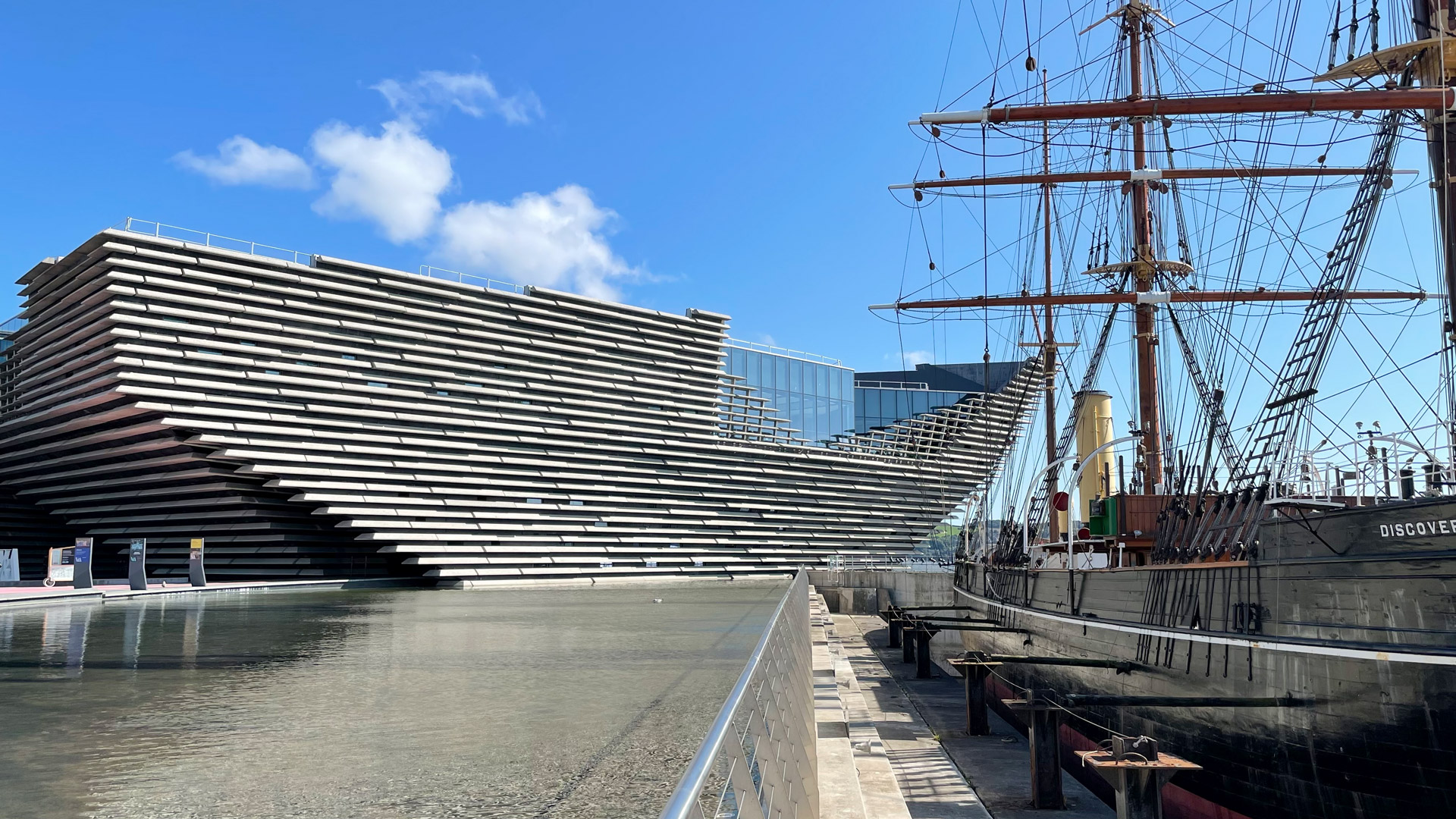discover-point-dundee-and-vanda-museum
